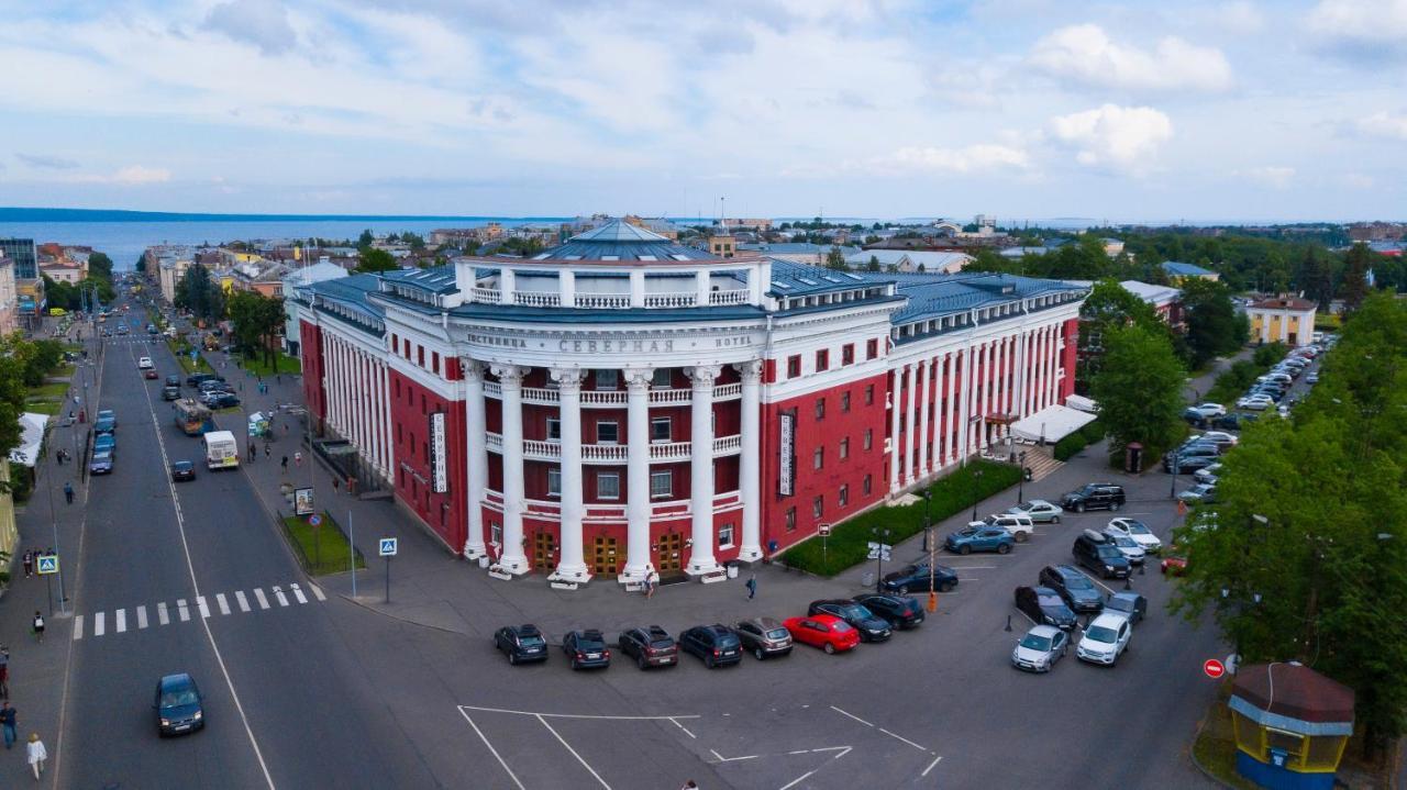 セヴェルナヤ ホテル ペトロザヴォーツク エクステリア 写真